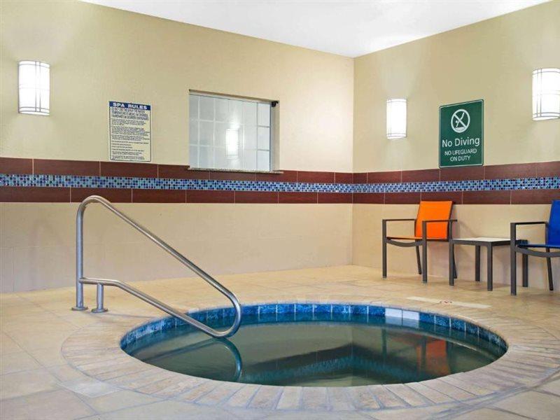 La Quinta By Wyndham Pearsall Luaran gambar