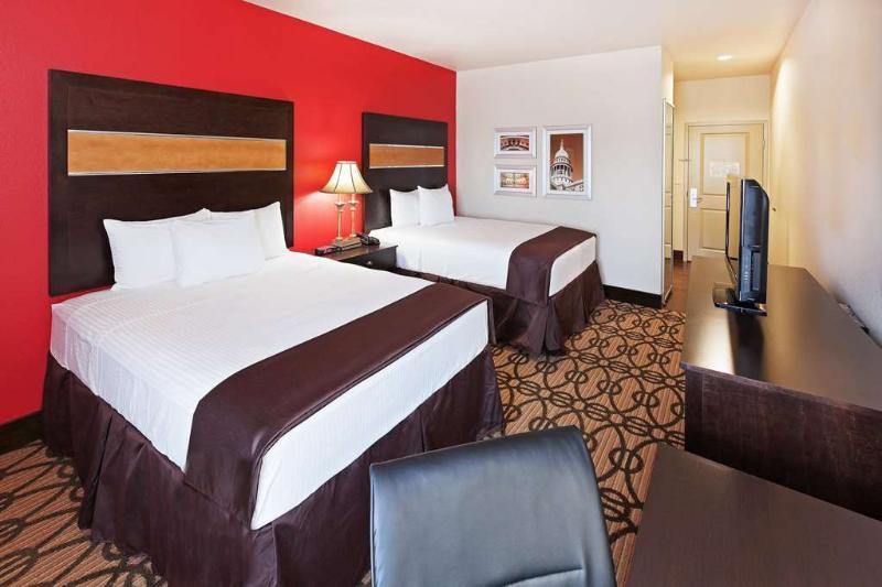 La Quinta By Wyndham Pearsall Luaran gambar