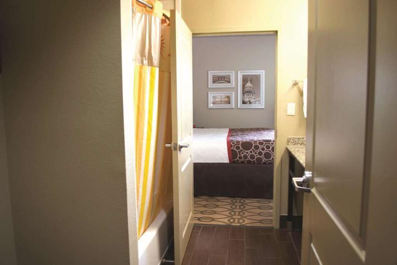 La Quinta By Wyndham Pearsall Luaran gambar